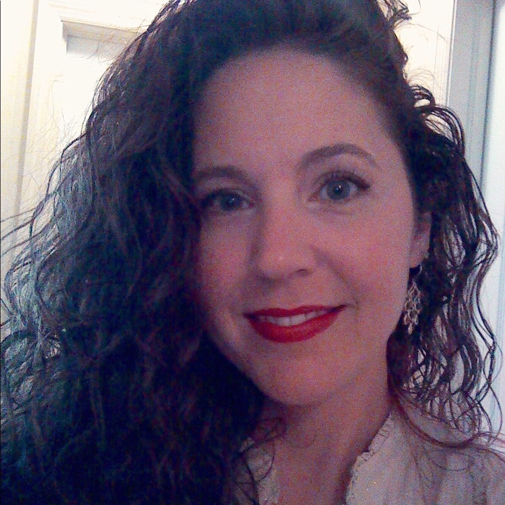 Meet your Posher, Nicole